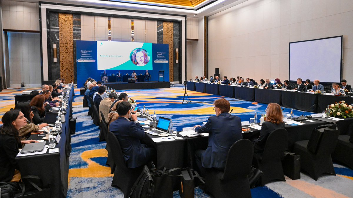 AgenciaEsco's tweet photo. Con la asistencia de 38 delegados de 9 países donantes emergentes y 3 organizaciones internacionales, este intercambio de conocimientos fortalecerá el trabajo de la ESCO en la promoción del desarrollo sostenible y la cooperación entre países emergentes. 🤝🗺️#DevLeadersConference https://t.co/VW9a61b37N