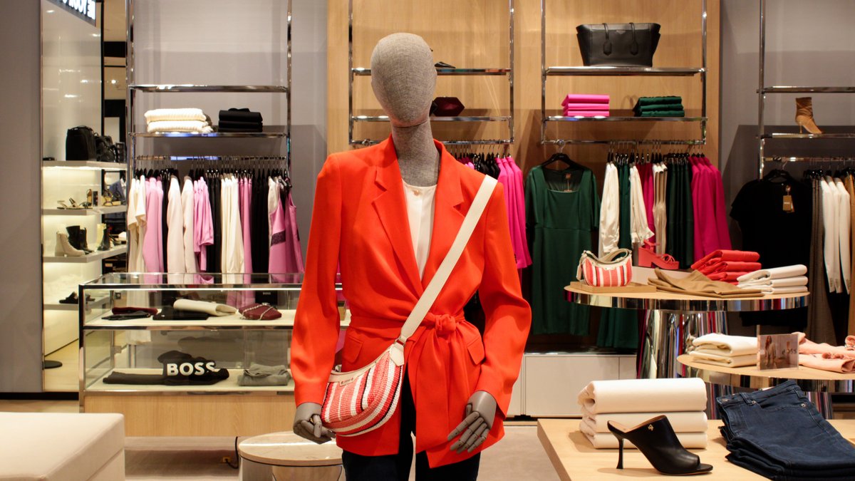 En Hugo Boss, la elegancia es una forma de vida. Descubre la calidad excepcional y el diseño atemporal a los mejores precios.

Tu destino de compras favorito está en #PremiumOutletsPuntaNorte. ¡No te lo pierdas!