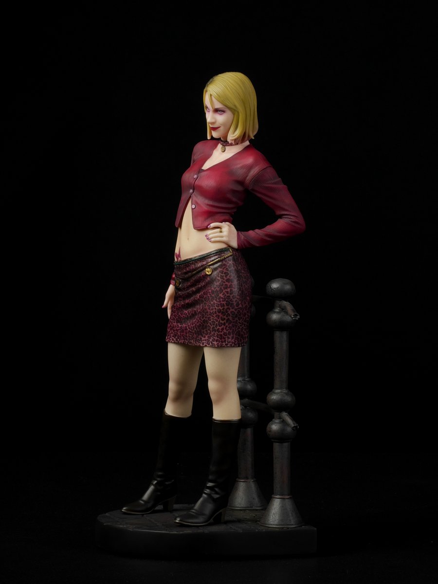 SILENT HILL 2 Maria 1/6 Scale Statue Let us share some images of