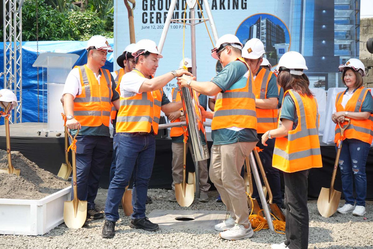 DPWHph's tweet image. Groundbreaking Ceremony of New One PICE Building in Q.C. | Full story: facebook.com/dpwhph/posts/p… #PICE #BuildBetterMore