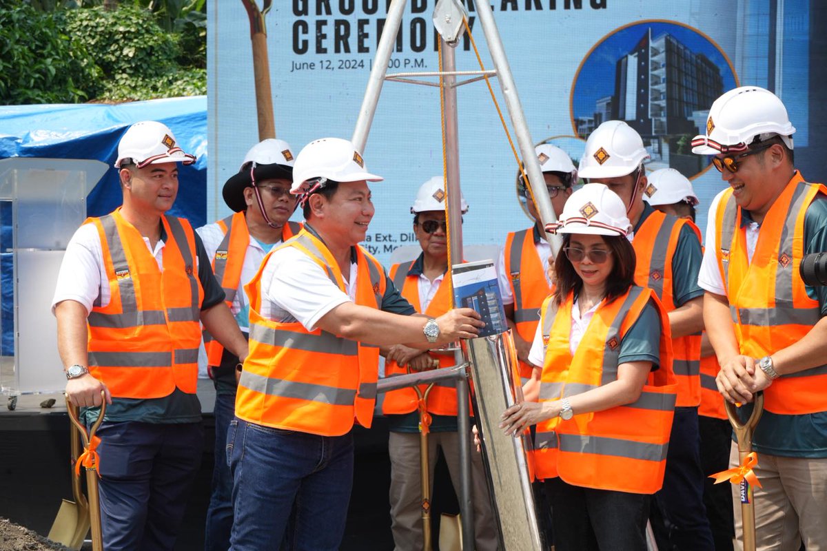 DPWHph's tweet image. Groundbreaking Ceremony of New One PICE Building in Q.C. | Full story: facebook.com/dpwhph/posts/p… #PICE #BuildBetterMore