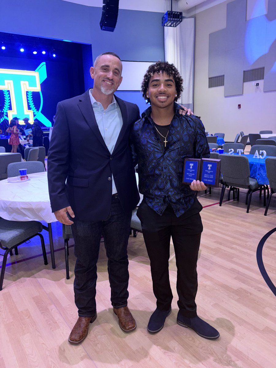 LSJ4CKSON's tweet photo. District 12-6A Offensive MVP 
&amp; Most valuable Player.
Throughout all the adversity Gods plan still prevailed🙏🏽.
#classof2025 https://t.co/o5oVsxXjpv