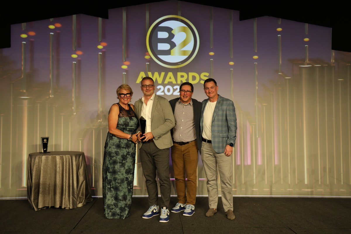 ANAmarketers's tweet photo. The 2024 Top Gold Award winner for Small Agency of The Year goes to @parkandbattery. Big congratulations to the Park & Battery team! #ANAB2 https://t.co/KJL9cqsr2S