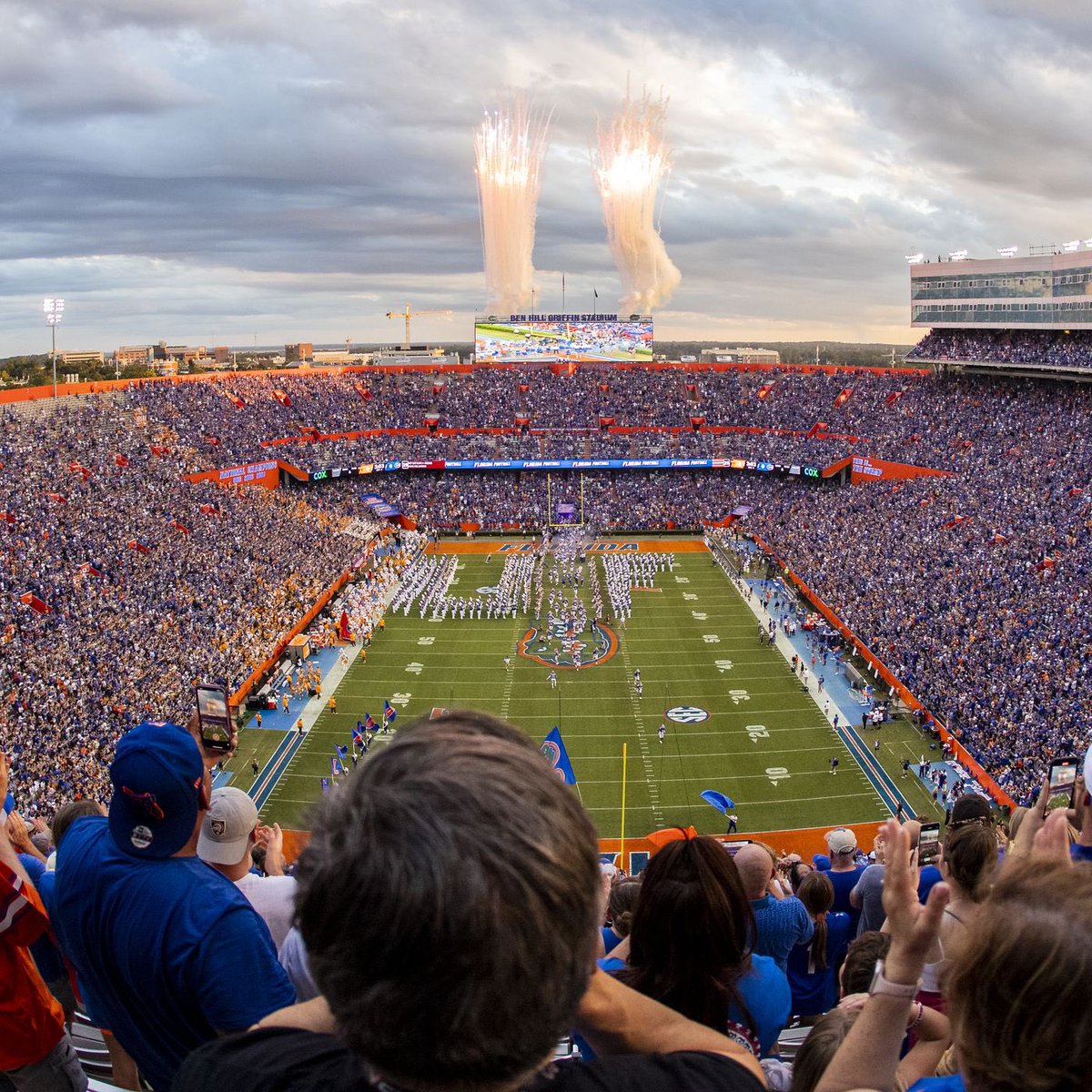 Darryon (D1) Willams (@darryonwilliam8) on Twitter photo Blessed to receive an 🅾️ffer from the University Of Florida!🔵🟠
<a href="/GatorsFB/">Florida Gators Football</a> <a href="/CoachBillyG/">Coach Billy Gonzales</a> <a href="/coach_bnapier/">COACH BILLY NAPIER</a> <a href="/Rivals/">Rivals</a> <a href="/On3sports/">On3</a> <a href="/ChadSimmons_/">ChadSimmons</a> <a href="/Andy_Villamarzo/">Andy Villamarzo</a> <a href="/Schultz_Report/">Jordan Schultz</a> <a href="/Dwight_XOS/">Dwight Thomas - Catapult Sports</a> Blessed to receive an 🅾️ffer from the University Of Florida!🔵🟠
<a href="/GatorsFB/">Florida Gators Football</a> <a href="/CoachBillyG/">Coach Billy Gonzales</a> <a href="/coach_bnapier/">COACH BILLY NAPIER</a> <a href="/Rivals/">Rivals</a> <a href="/On3sports/">On3</a> <a href="/ChadSimmons_/">ChadSimmons</a> <a href="/Andy_Villamarzo/">Andy Villamarzo</a> <a href="/Schultz_Report/">Jordan Schultz</a> <a href="/Dwight_XOS/">Dwight Thomas - Catapult Sports</a>