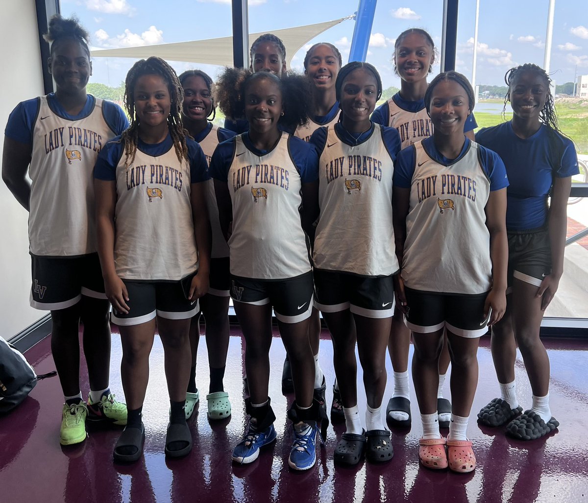 Ladies understood the assignment opening day of <a href="/Tabchoops/">𝙏𝘼𝘽𝘾🏀📋</a> Showcase going 2️⃣-0️⃣ beating 2️⃣ top teams in their respective class. More work to do tomorrow morning! 

Game 1️⃣
@lvpiratesGBB 4️⃣0️⃣
South Grand Prairie 3️⃣0️⃣

Game 2️⃣
@lvpiratesGBB 5️⃣7️⃣
Killeen Chaparral 4️⃣2️⃣

#EEHH #3Peat