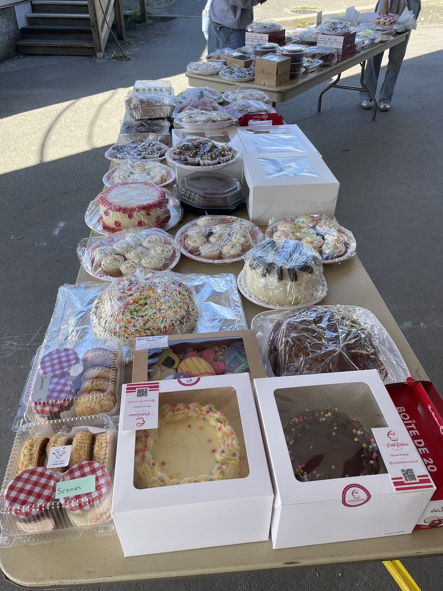 DG_PAC's tweet photo. Hope you’re ready for the best @DGElem Devon Gardens Elementary Family Fun Night Ever!  Cu soon. #Family #Fun #School #Fête https://t.co/H0IX9UWFyr