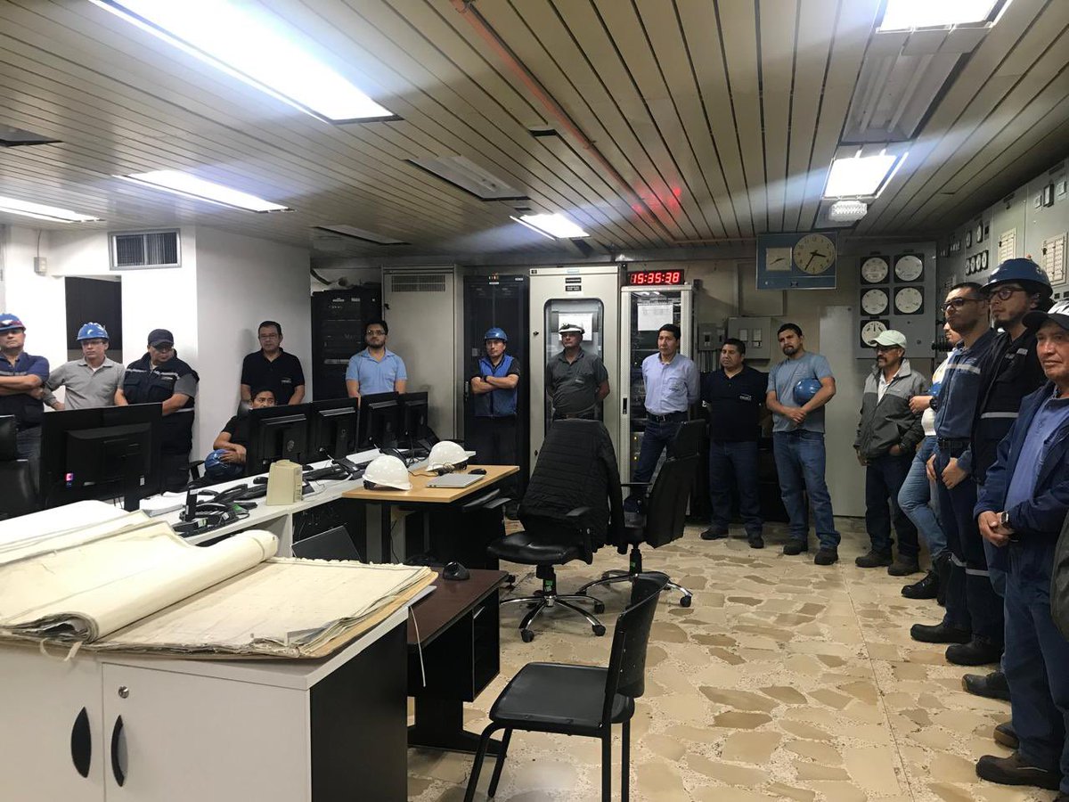 CelecAgoyan's tweet photo. Así también, se conversó con el personal sobre las condiciones de trabajo de los centros de trabajo, con la presencia del gerente de la Unidad de Negocio, Ing. Jaime Astudillo Peña, subgerentes, jefes y técnicos de la central. #ElNuevoEcuadorResuelve https://t.co/4wJubP9WPh