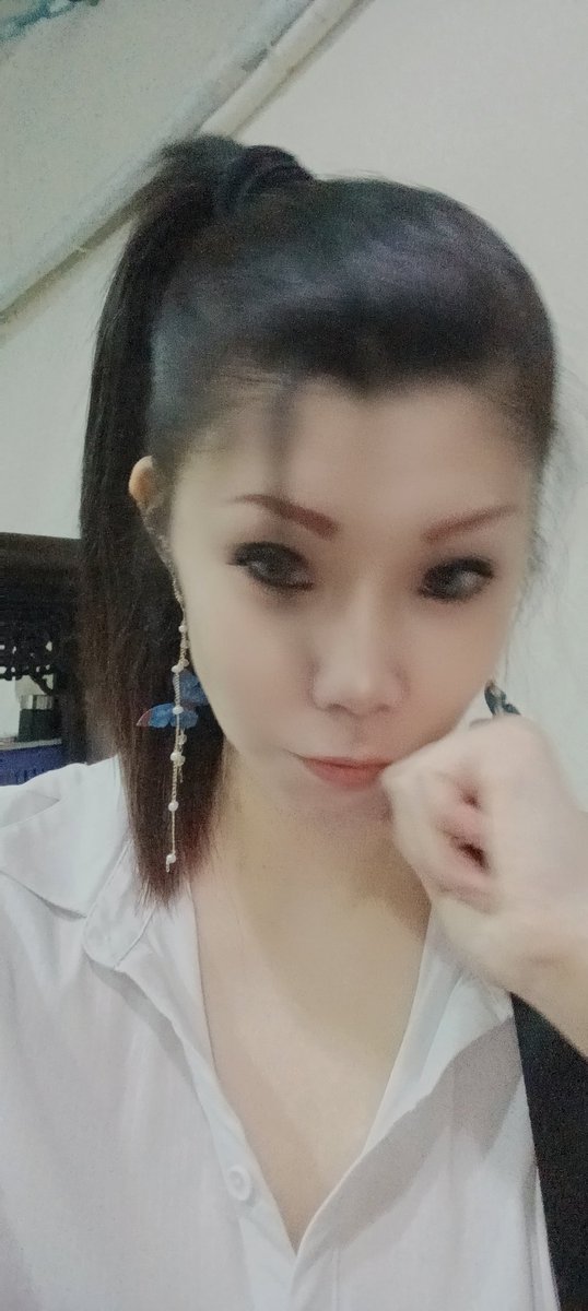 ergotsch1's tweet photo. 現在好想做愛，有人要約嗎？真的好想要...... https://t.co/QcujKkG1tD