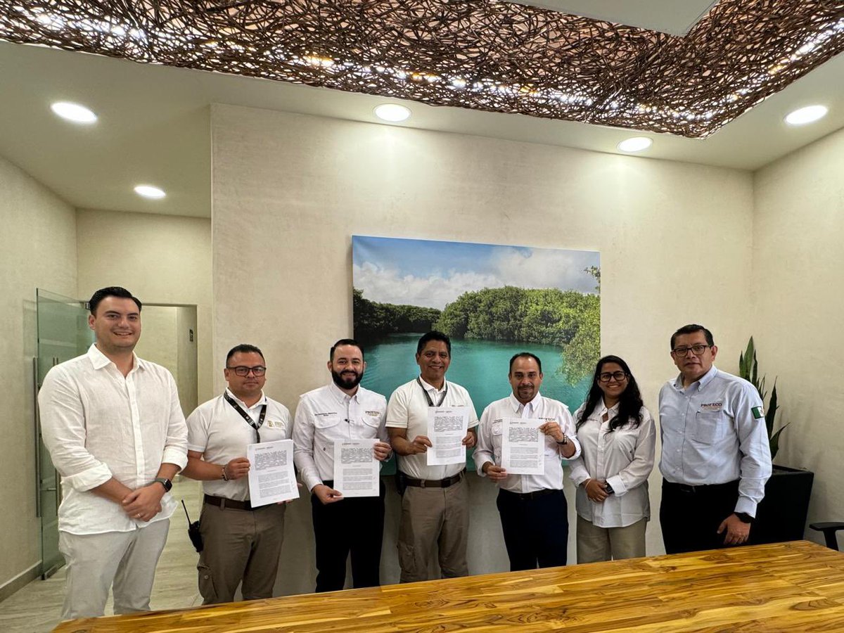 Profeco's tweet photo. 🔴 Instalamos módulo permanente  en el Aeropuerto Internacional de Tulum “Felipe Carrillo Puerto”@AeropuertoTulum, con el fin de dar servicio y atención a las y los viajeros ante situaciones que vulneren sus derechos de consumidor.

Con esta apertura, ya contamos con cinco centros de atención en terminales aéreas dentro del país.

Conoce tus derechos al viajar en avión. 

✈️ https://t.co/PTQ55wAVMW

🔗https://t.co/p1kApTmuwT