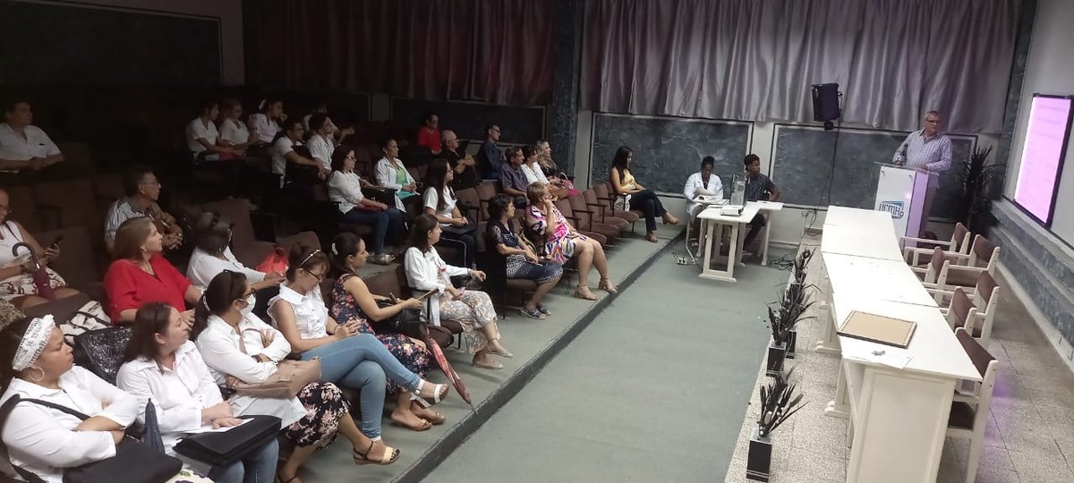 Reproducci46007's tweet photo. Tercer taller Regional de Embriologìa y Fertilidad ,
conferencia Magistral de Dr Eloy Enrique Verdecia Silva
@LeandroVegaR 
@EmilioManuelPr1 https://t.co/5261dx5YvZ