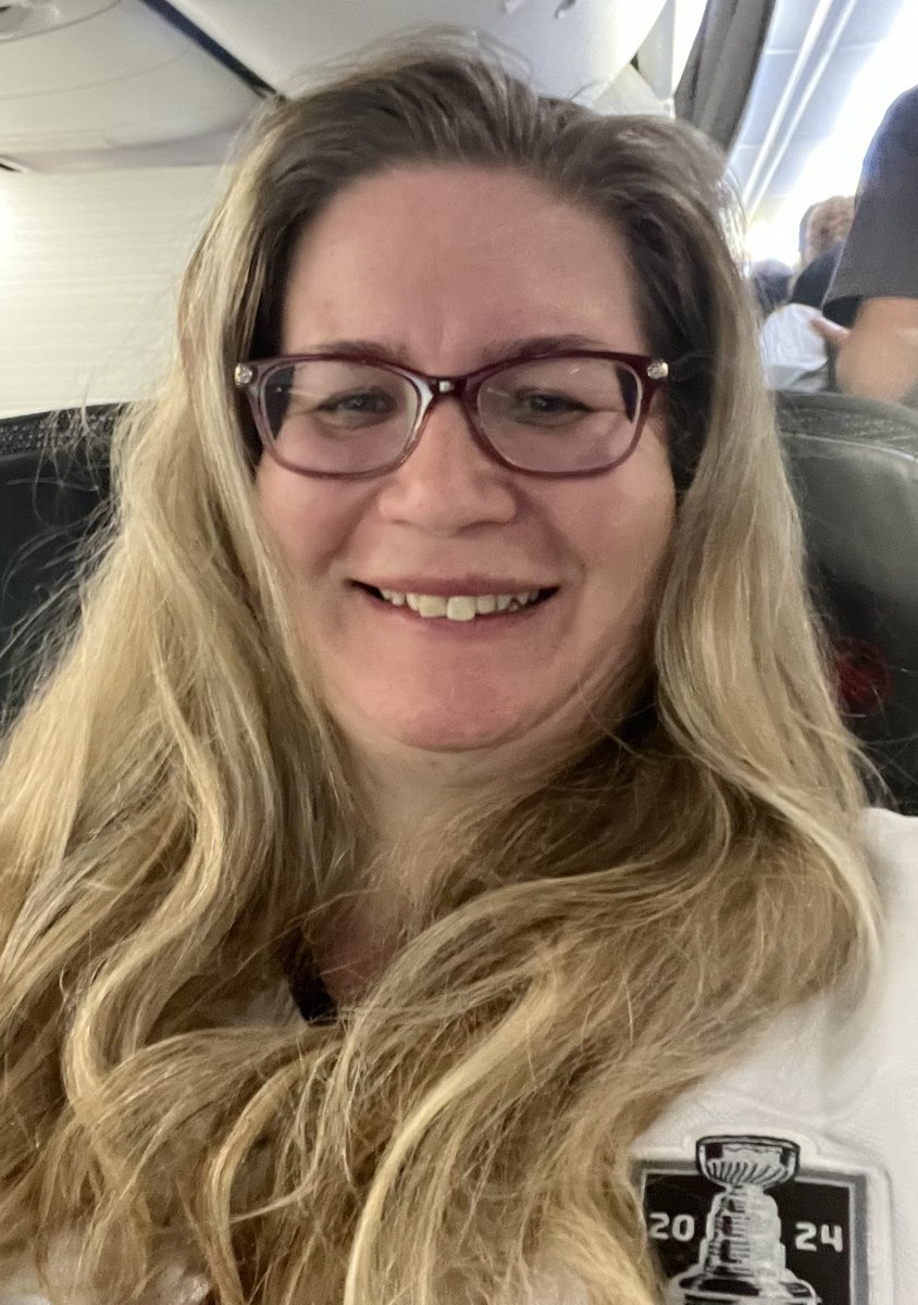 RushEsther's tweet photo. On the plane - Edmonton here I come!  #FlaPanthers #TimeToHunt #REDemption #WeWantTheCup #StanleyNeedsATan #HockeyRoadTripsRock https://t.co/DF4bC1IKDf