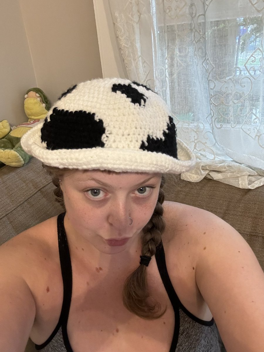 That1TalllGirl's tweet photo. still needs horns but i’m obsessed also hands down the most annoying thing i’ve ever made #cowhat https://t.co/g5zZBSlTzA