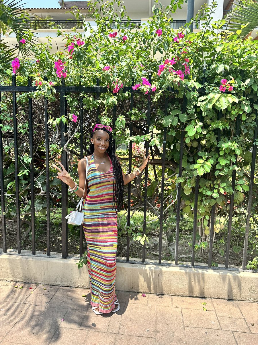 trinityyjadeee2's tweet photo. hey cousins 😛 https://t.co/Sb0yWNI3gC