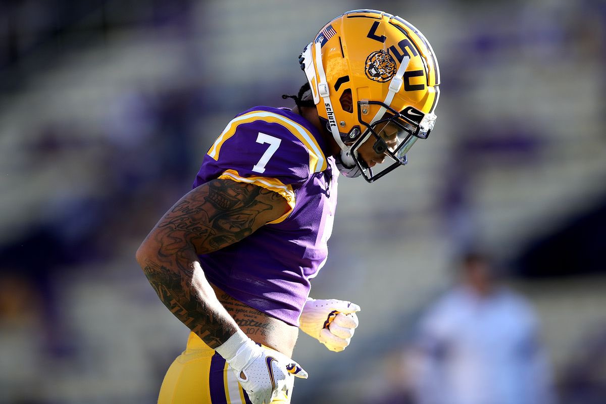 #AGTG I’m blessed to receive an offer from Louisiana State University <a href="/LSUfootball/">LSU Football</a> <a href="/CoachBrianKelly/">Brian Kelly</a> <a href="/CoachJakeOlsen/">Jake Olsen</a> <a href="/247Sports/">247Sports</a> <a href="/samspiegs/">Sam Spiegelman</a> <a href="/fredlthomas/">Fred Thomas</a>