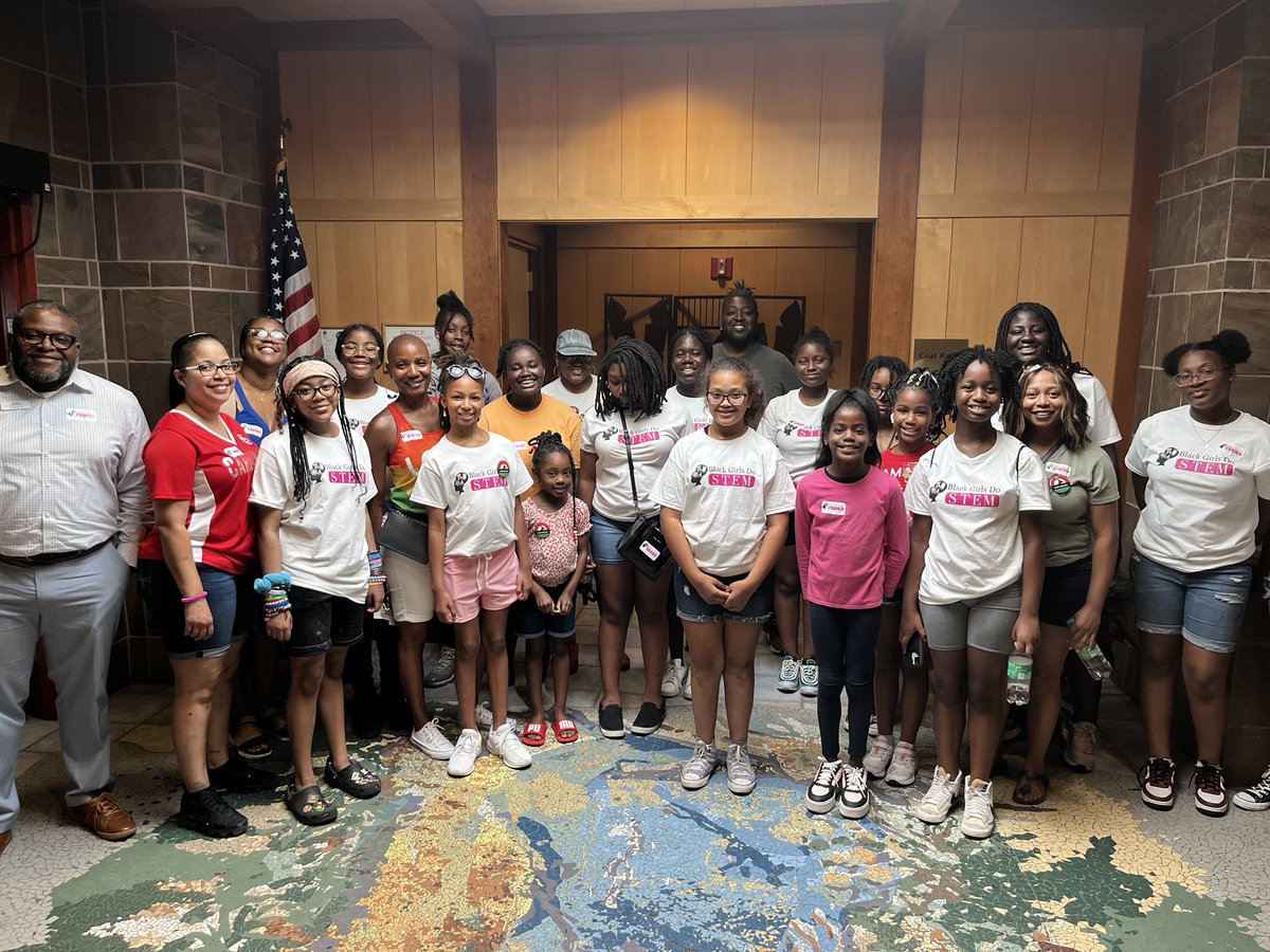 BGDSTEM's tweet photo. A #tbt moment: our 2023 field trip to the zoo. Early exposure to STEM careers is a game changer for Black girls with a STEM mindset.
#Cultivatecuriosity #BGDSTEM #ElevateEquity #CreateConfidence https://t.co/TgI0Wcby5b