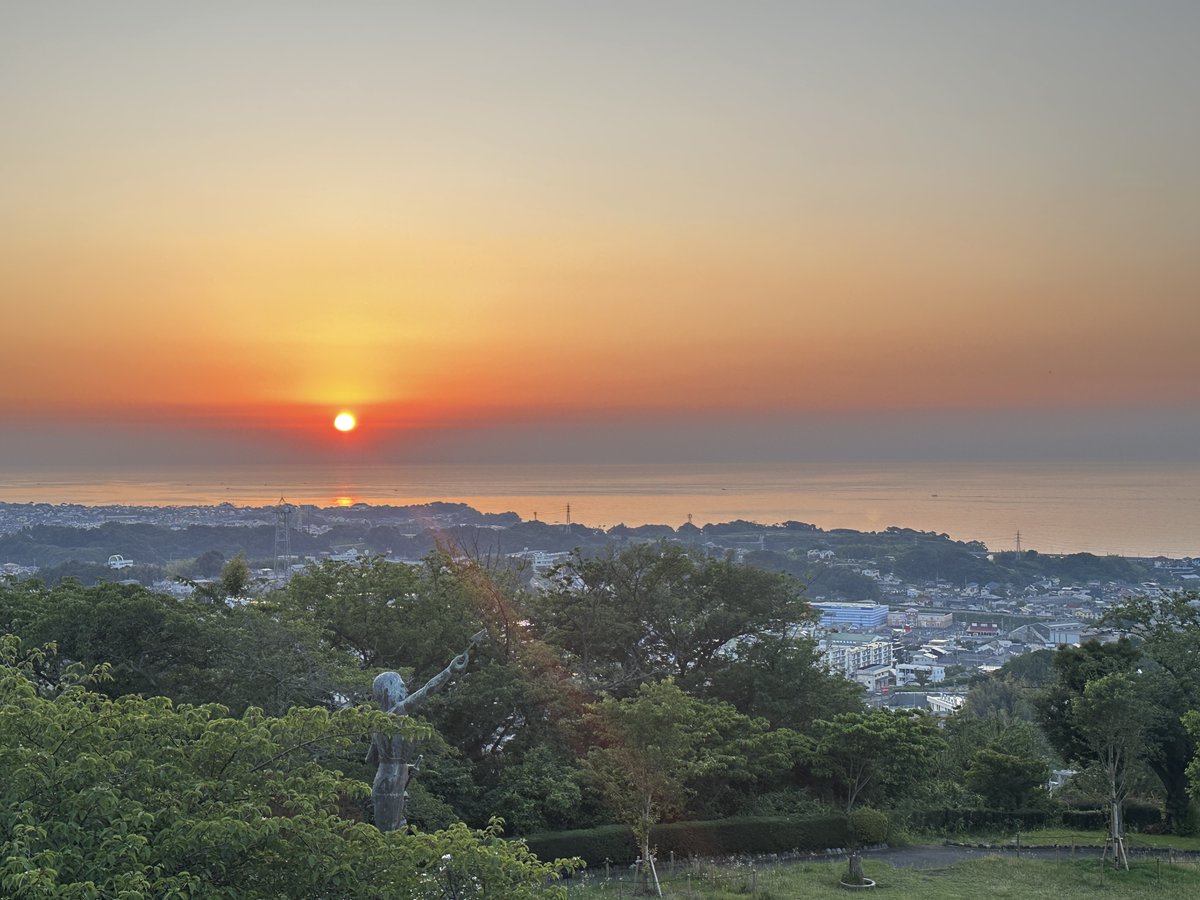 🌅日立の「日の出」✨】 今朝4時20分「かみね公園頂上展望台」で撮影