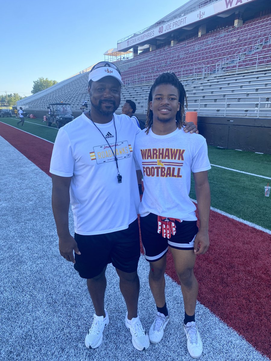 kalebroach2026's tweet photo. Top 3 DB at ULM camp today! Clocked in at 4.5🔥Thankful for the opportunity to compete today! Learned a lot and will be applying pressure with it💪🏾 @bryantvincent44 @CoachKirby25 https://t.co/aRDPQxrx9o