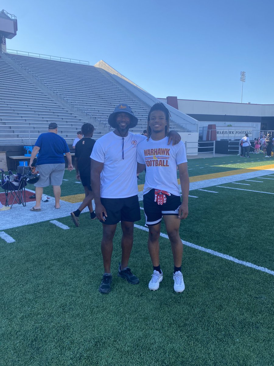 kalebroach2026's tweet photo. Top 3 DB at ULM camp today! Clocked in at 4.5🔥Thankful for the opportunity to compete today! Learned a lot and will be applying pressure with it💪🏾 @bryantvincent44 @CoachKirby25 https://t.co/aRDPQxrx9o