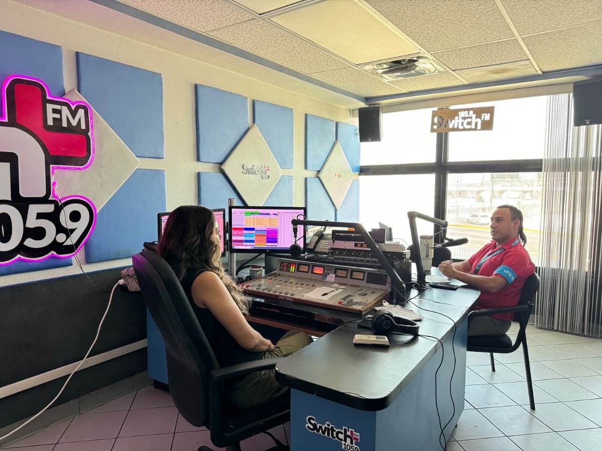 UNICEFMexico's tweet photo. ¡Sintoniza nuestra colaboración con #SwitchFM!
Todos los jueves de 10AM a 11AM en el programa Sexto Sentido con Triana Ortega por el 105.9FM de #CiudadJuárez 📻
Hoy iniciamos hablando del #DíaInternacionalDelJuego y la importancia que tiene para la niñez en México💙 https://t.co/Kx4KpXpCJh
