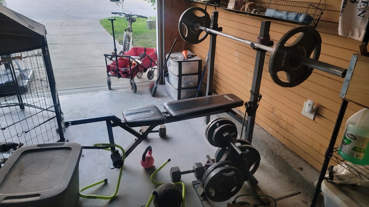bluv325's tweet photo. When it's time to work..don't play with it! #40plus #gym #gymworkout #gymmotivation #bodyworkout https://t.co/v9ThZeQMlD