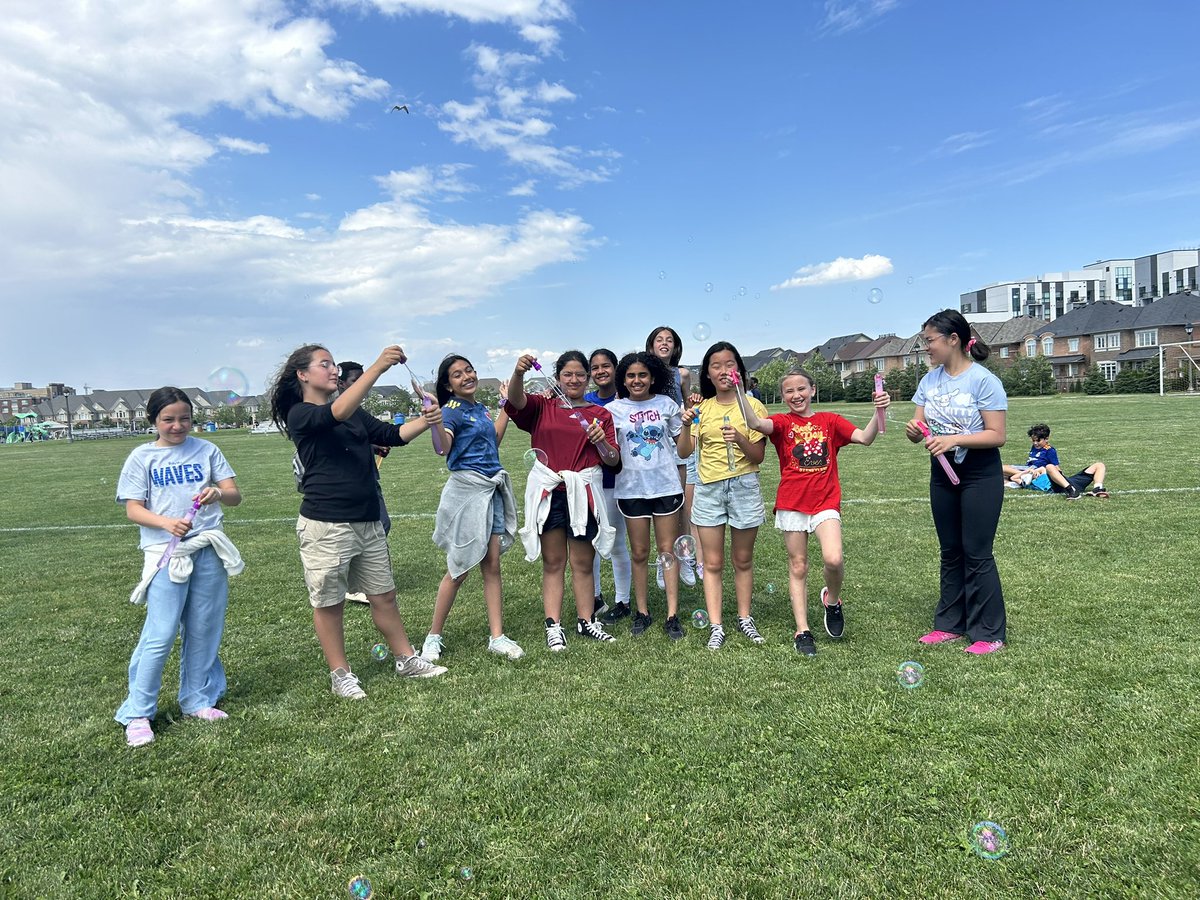 MrsStaples1's tweet photo. Thanks D for getting each student bubbles today 🫧🫧🫧 https://t.co/t7dZS9y75w