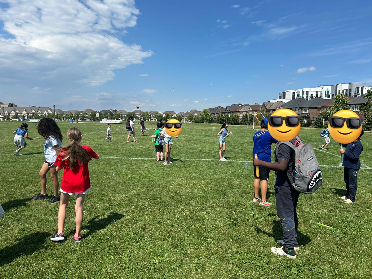 MrsStaples1's tweet photo. Thanks D for getting each student bubbles today 🫧🫧🫧 https://t.co/t7dZS9y75w