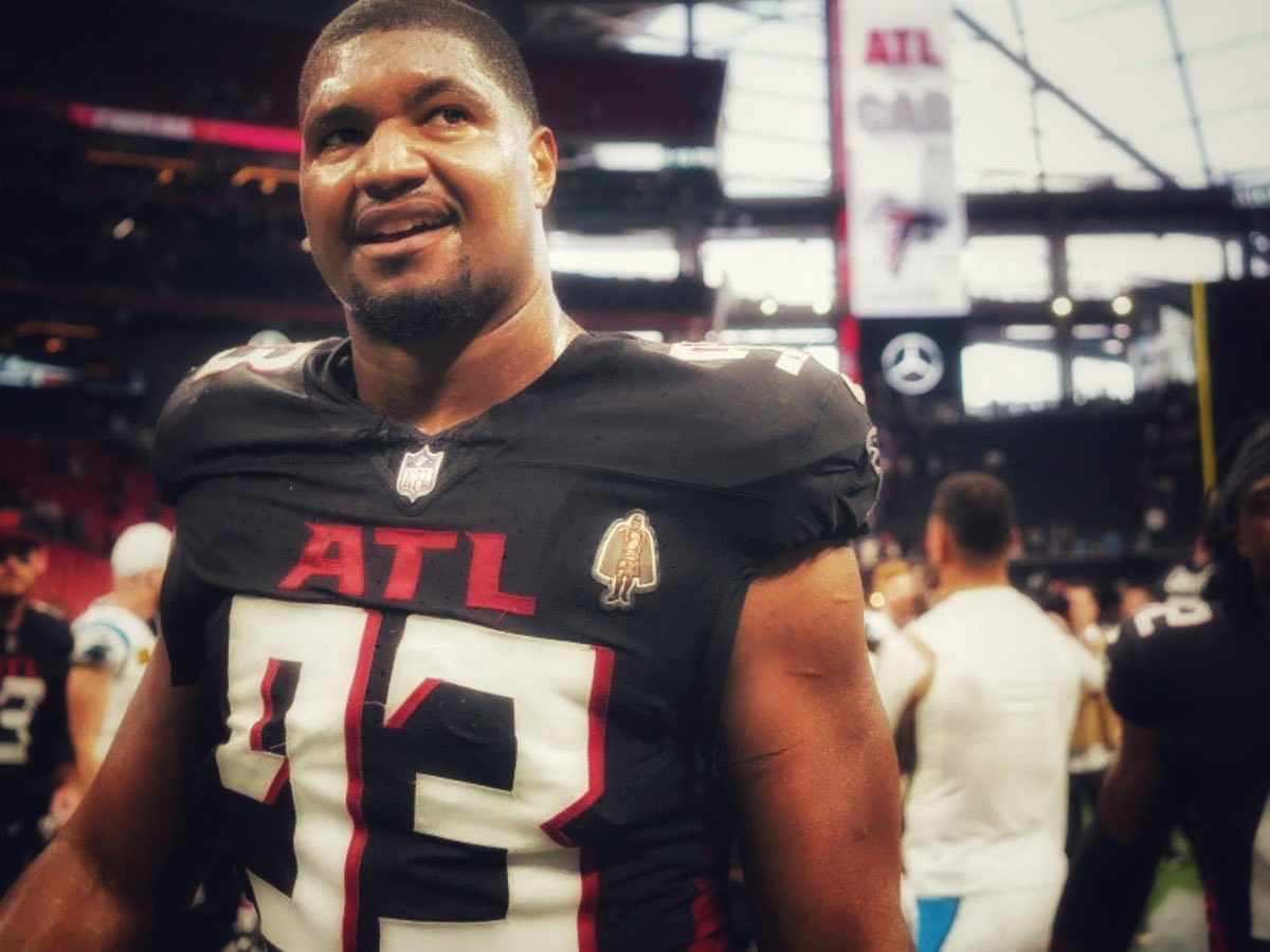 NFL_HQ__'s tweet photo. Former #falcons and pro bowl DE Calais Campbell is signing with the #Dolphins according to sources. https://t.co/d6j33n8OAi