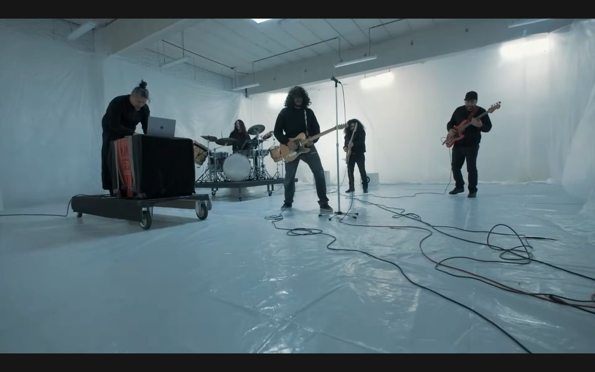 FreeV's tweet photo. Colombian band La Chiva Gantiva & Panamanian artist Cienfue, and the music video for their song titled  VIBRATION IS LIFE, is followed by hours of human curated music videos. Watch here: https://t.co/SvKP85xTeY

@LACHIVAGANTIVA @Cienfue #VibrationIsLife #FreeV #TheIndies #MusicTelevision #PoweredByFreeV