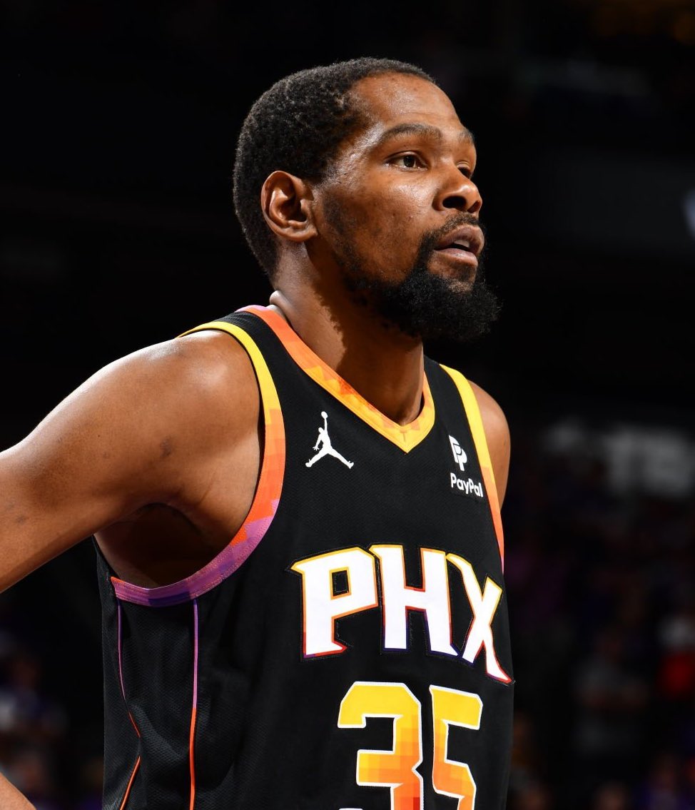 TheDunkCentral's tweet photo. Steph Curry’s top 5 players of his era
(No order): 

Steph Curry 
LeBron James 
Kevin Durant 
Kawhi Leonard 
James Harden

(Via Heat Check) https://t.co/5A5yFwdlMU