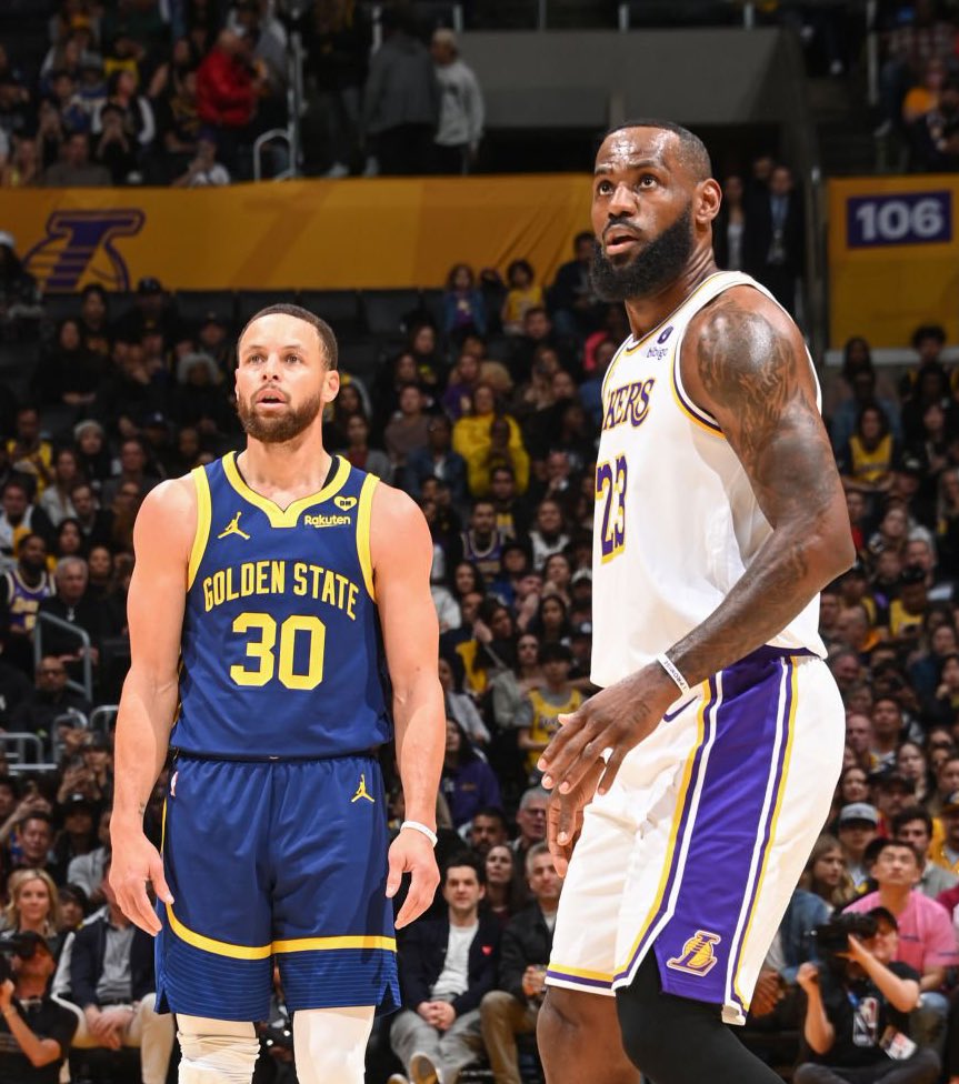TheDunkCentral's tweet photo. Steph Curry’s top 5 players of his era
(No order): 

Steph Curry 
LeBron James 
Kevin Durant 
Kawhi Leonard 
James Harden

(Via Heat Check) https://t.co/5A5yFwdlMU