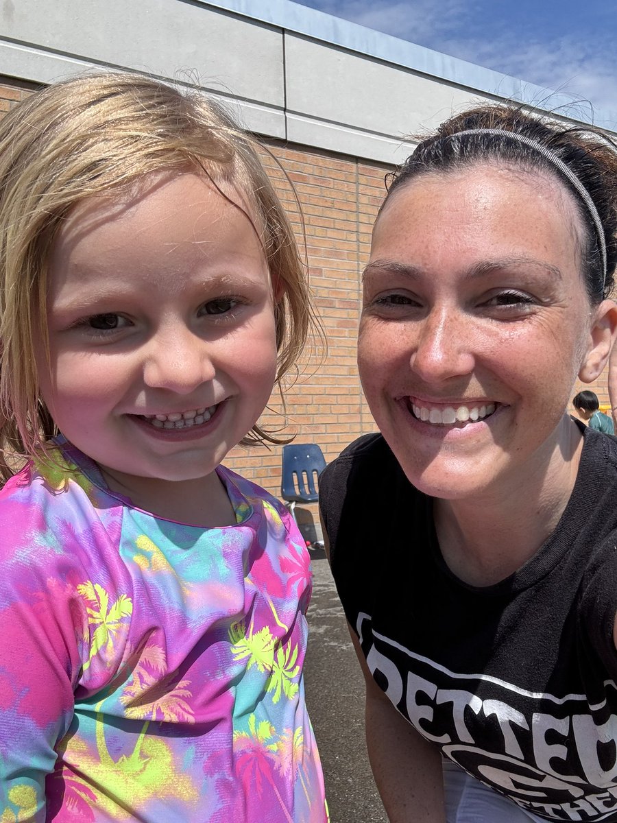 Meghan Davis tweet media