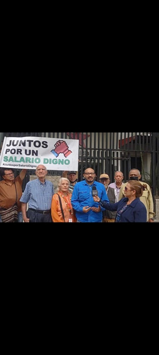managuac's tweet photo. Su único delito es exigir al gobierno el respeto de los DERECHOS HUMANOS de los venezolanos,y sobre todo sus vecinos del Norte de Caracas, su única arma de lucha
*UN MICRÓFONO CON VERBO ENCENDIDO*
*LIBERTAD PARA EL LUCHADOR*
@CarlosJRojas13 https://t.co/PF1vRHkJpl