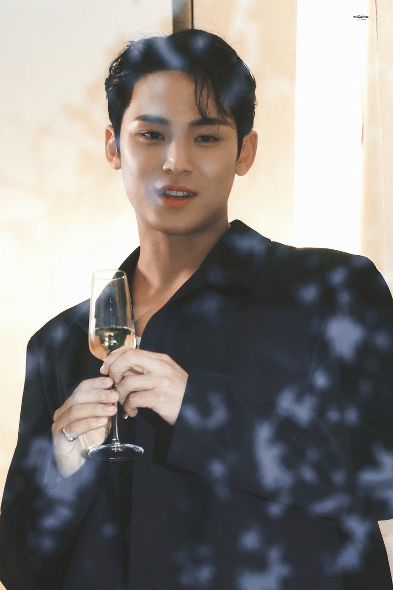 wonsworlddd's tweet photo. oh he knows he’s hot 🥵✨

MINGYU FOR CALVIN KLEIN
#MINGYUxCalvinKlein 
#민규_캘빈클라인
@CalvinKlein @pledis_17 https://t.co/q2HNuc9iwY