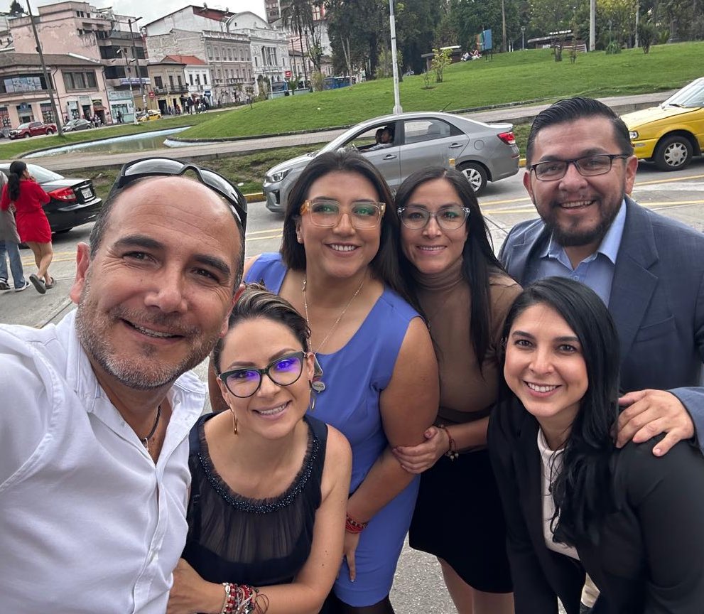 GisseGarzonM's tweet photo. “Jamás defraudaremos ese mandato recibido, y pondremos para ello todo nuestro esfuerzo y capacidades, sin claudicaciones, sin cobardías muchas veces disfrazadas de prudencia; de manera clara y frontal” @MashiRafael 

¡Hay equipo en unidad con y por la gente! 

@jotalloretv
@blascoluna
@MG_MOLINAM
@AnaHerreraGomez
@RosaBelen_1 
@pabelml 
@PaolaPabonC
@Leoorlandoa 
@marcelaguinaga 
@aquilesalvarez 
@marcelomanuelj1