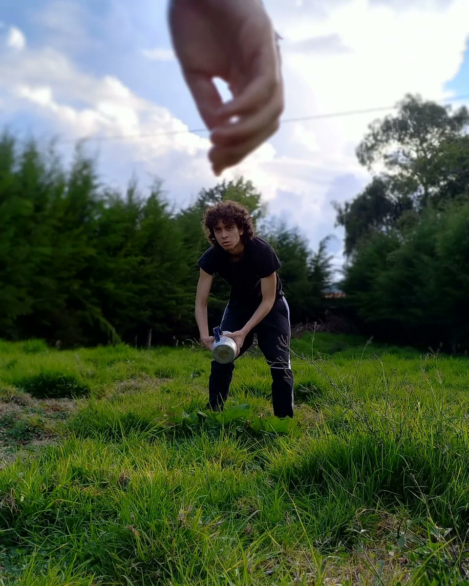 LECHE - Encierro creativo sin bozal. Corregimiento de Ovejas, Antioquia. Asì arrancò nuestros 5 dias de encierro en el Centro Cultura El Ensueño. Participan Mariana Muños Alvarez, Juan Camilo Calle Calle, Diana Saza, Jullie Millot, Juliana Meneses, Jorge Bernal, Walter Cobos.