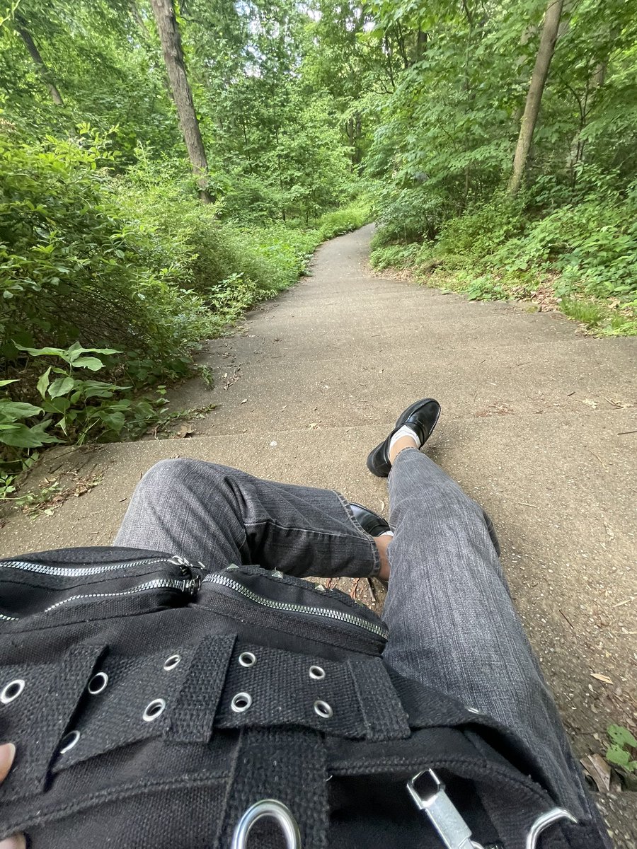 tlsk's tweet photo. that’s life https://t.co/TbdW1ZMrV6