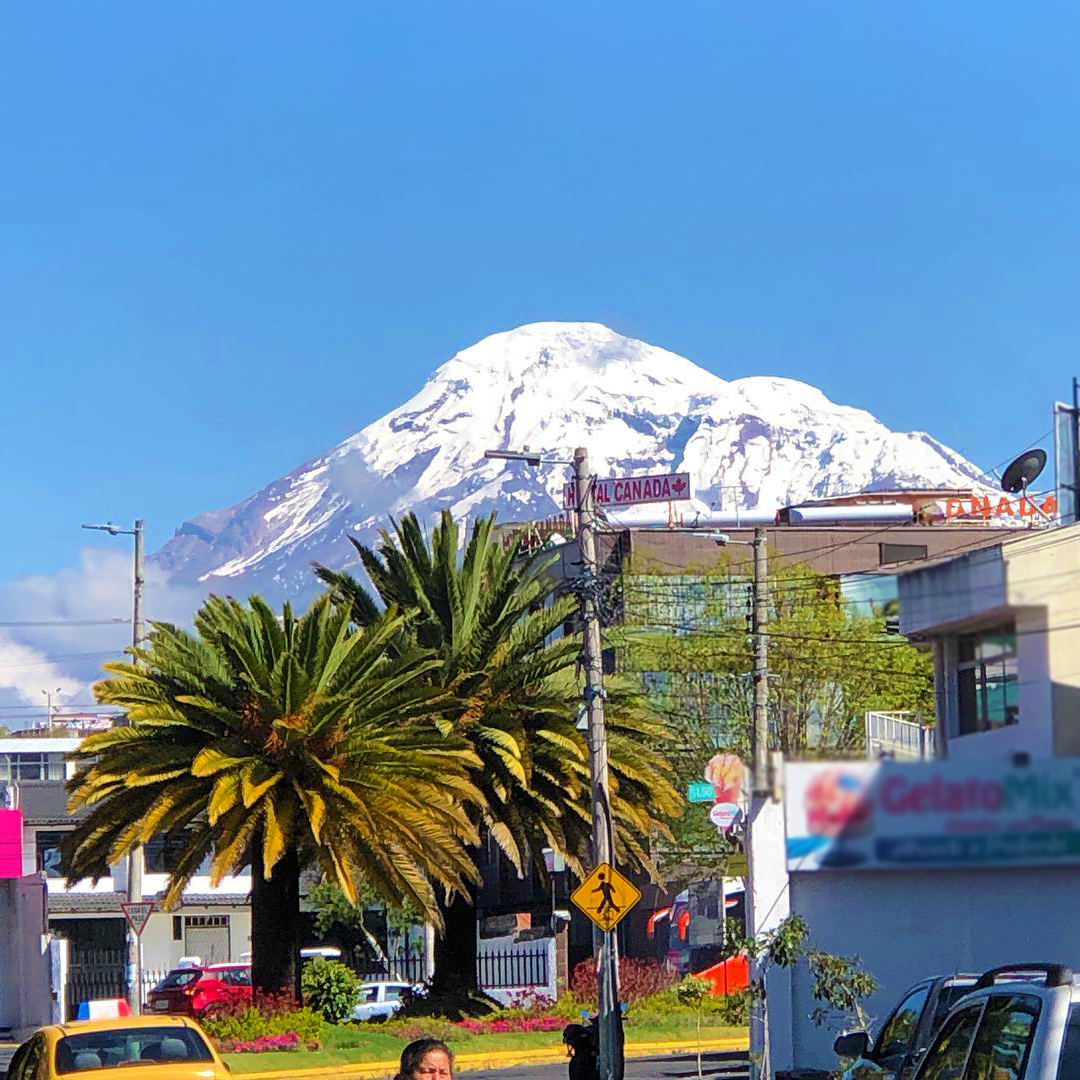 RiobambaBot's tweet photo. ★ El CHIMBORAZO desde RIOBAMBA.🗻❤🇪🇨 📸: Fausto Rodriguez. https://t.co/tFUSYwgHqQ