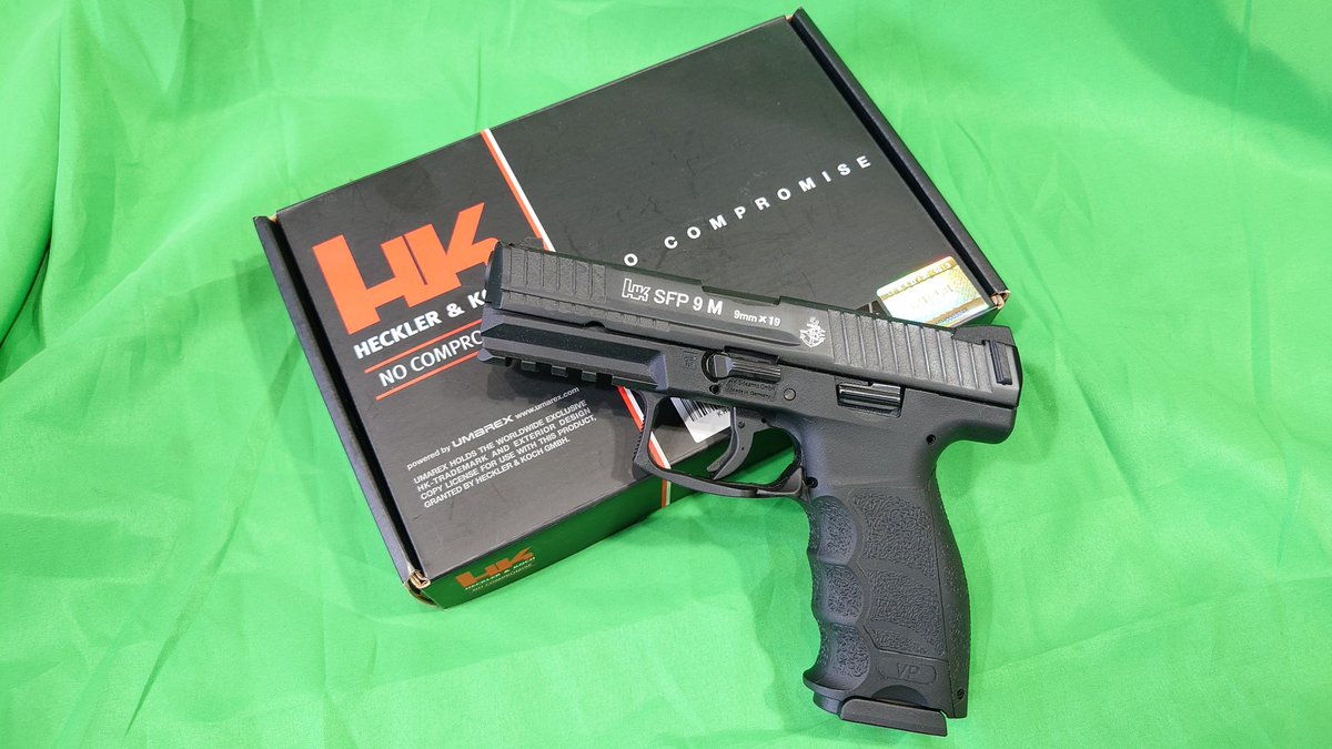magnumforce_osk's tweet photo. VP9ベースで自衛隊仕様のSFP9です。表面仕上げして刻印に色いれ。ベースガンお持ちでしたらキットでのお渡しも可能です!¥19580(税込)気になる方はお問い合わせください。 #自衛隊 #SFP9 #vp9 #カスタム #3Dプリント https://t.co/IkVZ1qy1LU