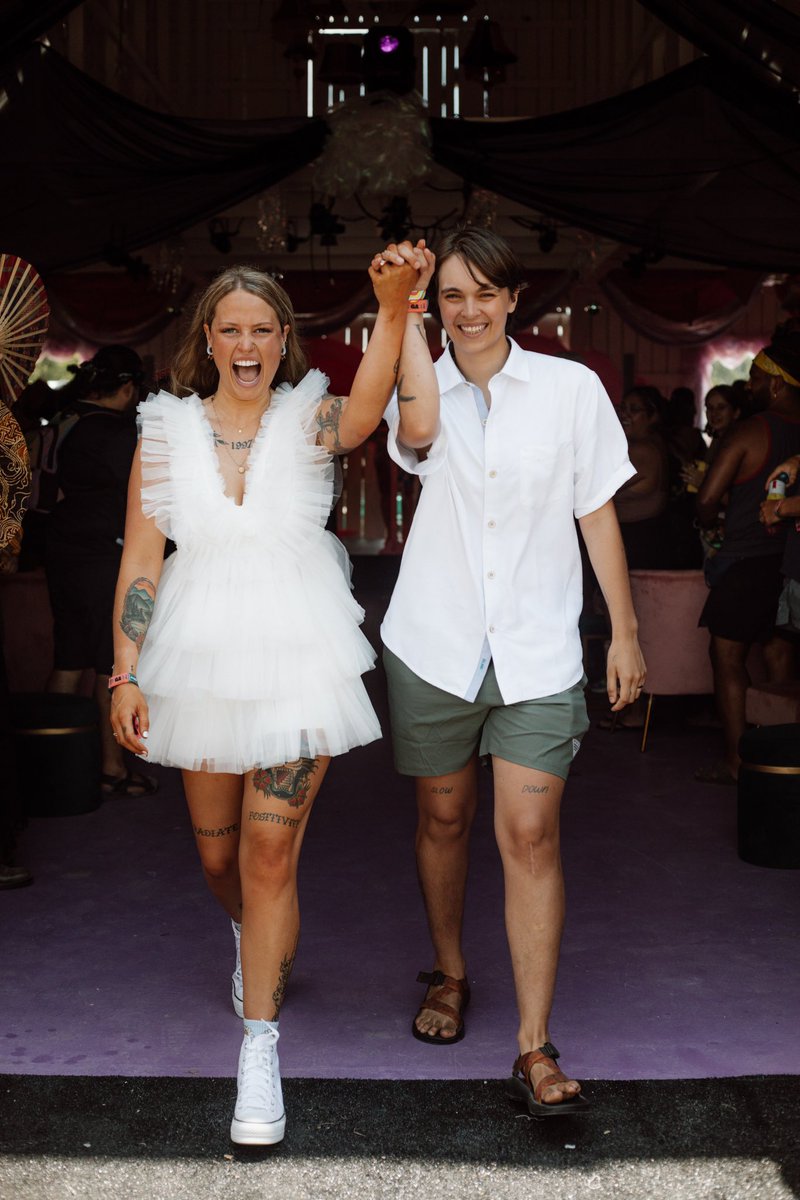 baileyjomorris's tweet photo. @Bonnaroo wedding 🥰 I adore you @PaytonMills_ https://t.co/M5x1Pvn47C