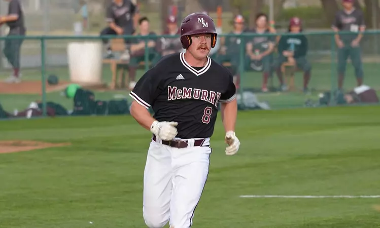 TXD3News's tweet photo. The @ABIFlyingBison are atop the Mid-America League standings at 14-3. And one of the leaders at the plate has been McMurry infielder Riley Hood, who is hitting .333 with 12 runs scored. Hood went 3-for-5 in last night's 6-5 win for Abilene. #d3baseball @McMurryBaseball https://t.co/nOMpkqaX6q