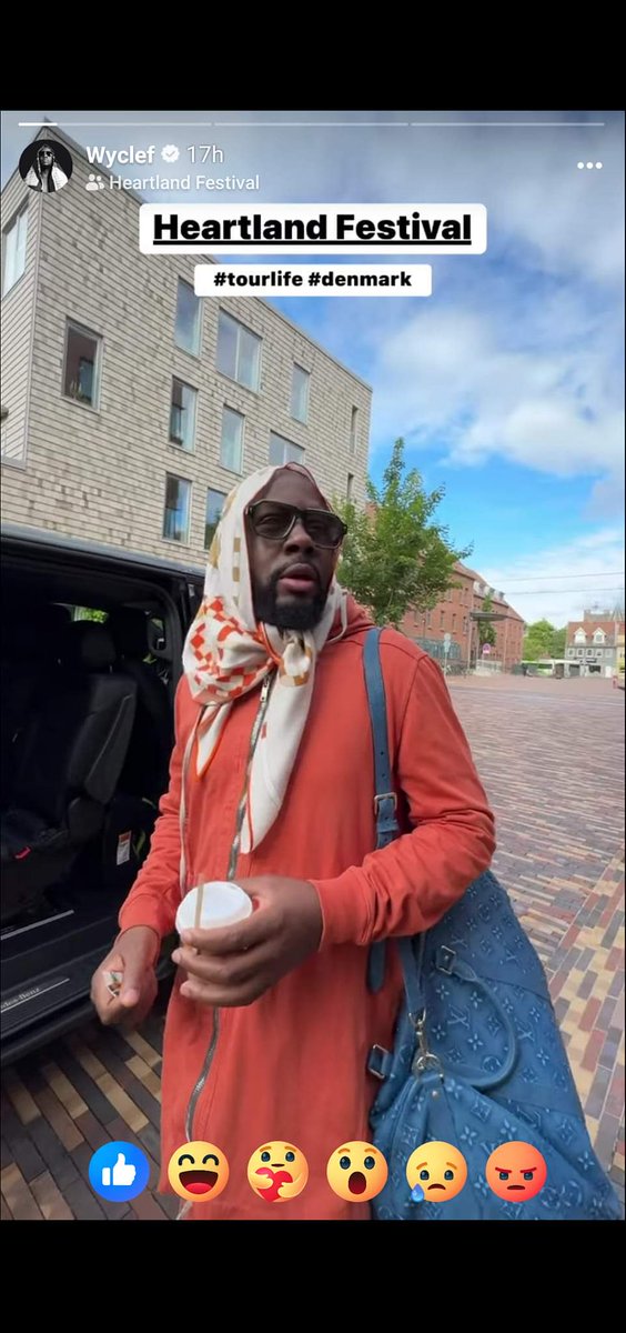 VALTFAREAL's tweet photo. Ok They CONSTANTLY Sayin' Ain't No GAY AGENDA In THE INDUSTRY (END/US/TREE) And Now Even WYCLEF Runnin' Round Dressed Like An ITALIAN GRANDMOTHER🙄WTF? https://t.co/Q2nKvEa1aN