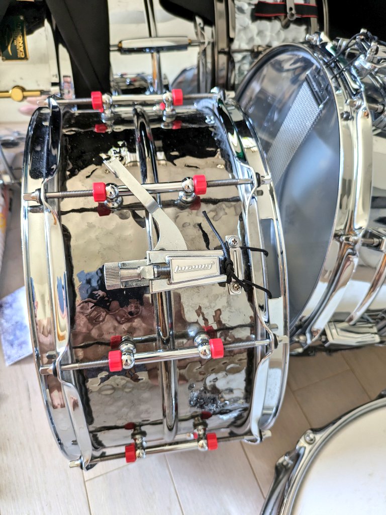 9Yr2kwuDKv51835's tweet photo. 先日のステージに見つけた400kを見て思い出したが、
スナッピースイッチを新型のp88に手持ちのラディックに全部交換しよう意気込んだが、交換したのは2台のみ
1番使う402とブラックビューティーはいまだやってない
1番の理由は金銭的な問題です🥰
#lm400
#ls401
#lb417 https://t.co/2utzveHDgq