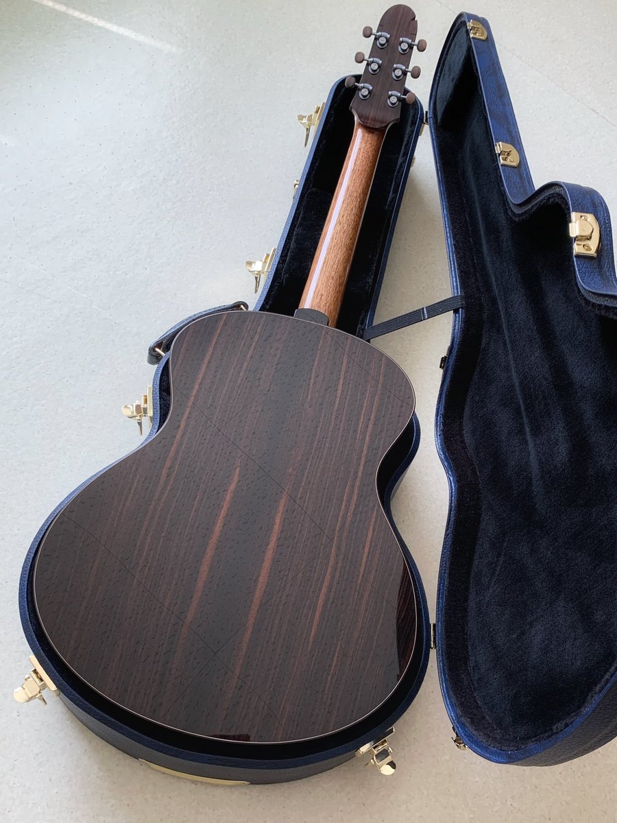 OginoGuitars's tweet photo. OM with Carpathian spruce/Macassar ebony
K•TAR tuners with ziricote buttons
#acousticguitar #lutherie #ktar #oginoguitars #アコースティックギター #ギター製作 https://t.co/ZgFl1KLnVu