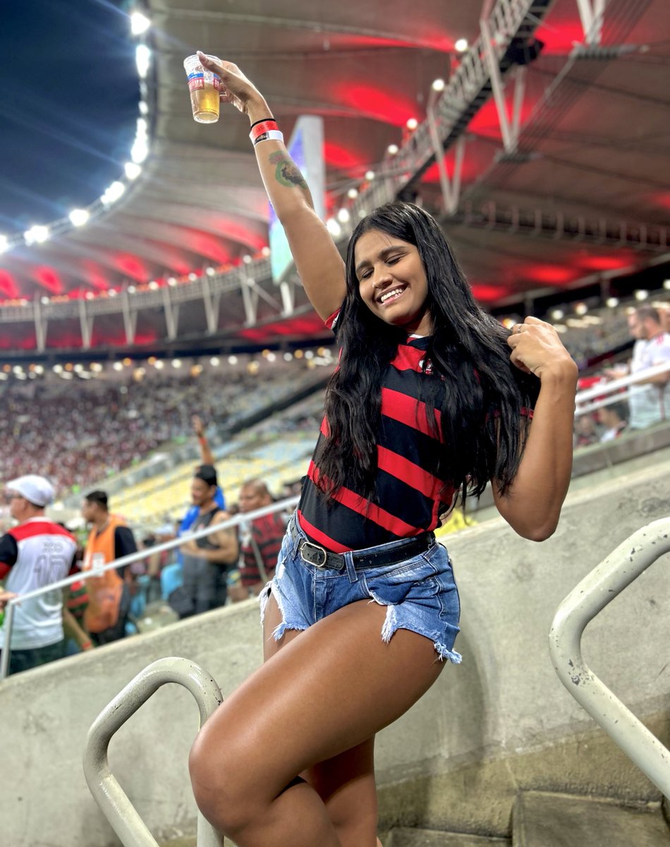 kissteeh's tweet photo. É O MENGO PORR@!!!! #tonomaracata #flamengo #mengo #maracana ❤️ https://t.co/qltRtNPbOU