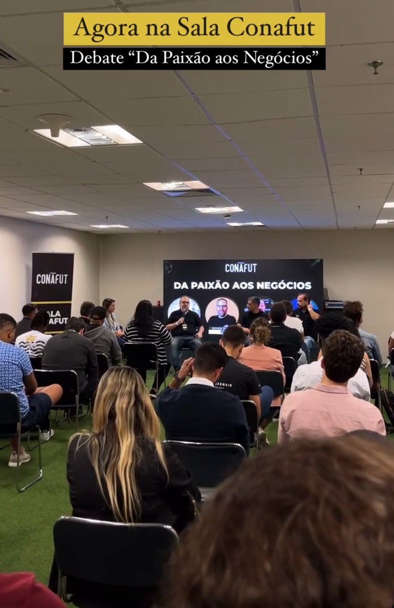 Amanhã conto mais detalhes, mas que legal participar do <a href="/conafut/">CONAFUT</a>.

Sala estava completamente lotada.