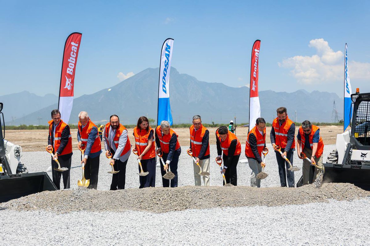 eloo2's tweet photo. Breaking ground on the @BobcatCompany new 300 Million facility in @nuevoleon #Mexico https://t.co/R80BAl1K0R