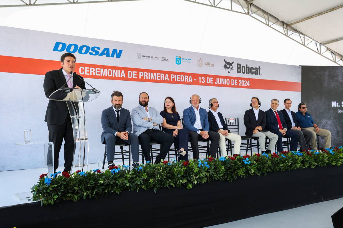 Breaking ground on the <a href="/BobcatCompany/">Bobcat Company</a> new 300 Million facility in <a href="/nuevoleon/">El Gobierno de Nuevo León</a> #Mexico