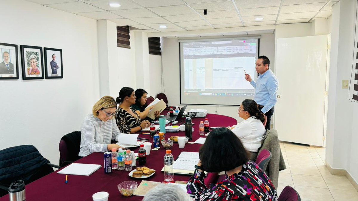 ContraloriaGEM's tweet photo. #Entérate || Con la presencia de la Secretaria Ejecutiva de la @JAP_EdoMex y los titulares de Unidades Administrativas impartimos capacitación en materia de #ControlInterno. #COCODI #ControlYAuditoría. #RendiciónDeCuentas
#ConElPoderDeServir✅ https://t.co/ImQj8GGb3t