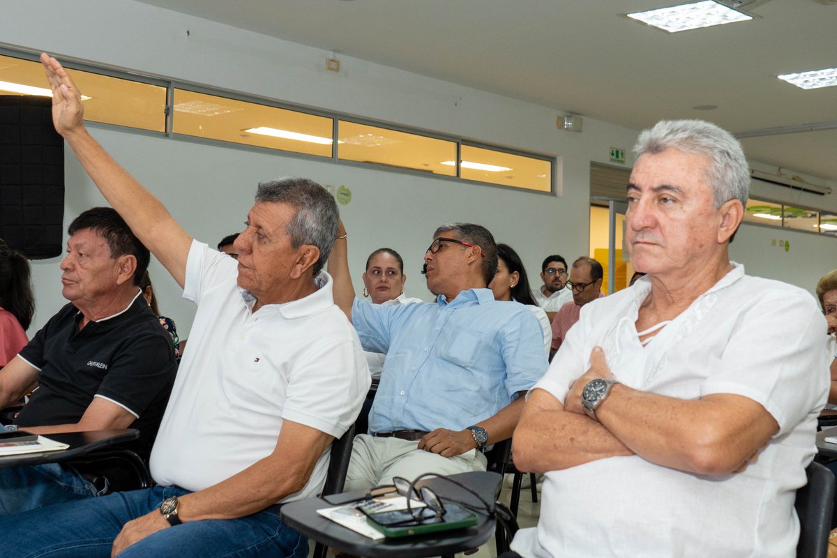 comfamiliarh's tweet photo. En el marco de la Asamblea General de Empleadores Afiliados Hábiles a la Caja, el director administrativo Juan Carlos Carvajal Rodríguez logró mostrar su positiva gestión administrativa y financiera durante el cierre del año 2023.
#PortuProgresoTodo #Gestion2023 #BalancePositivo https://t.co/AEpSSv0V99