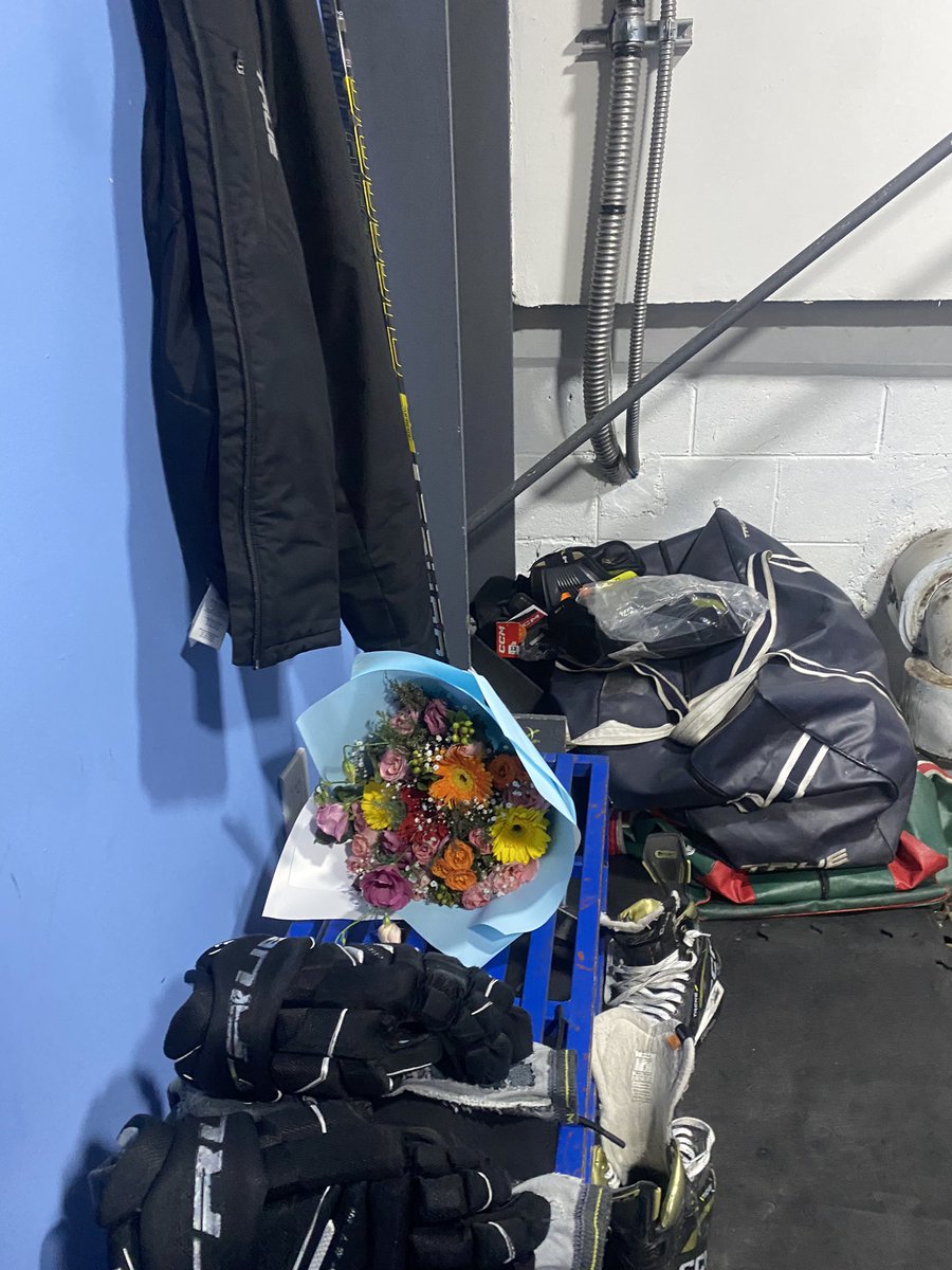 andreeaa_gomez's tweet photo. -“Ve al vestidor , te tengo una sorpresa” 
La sorpresa….. 🥹 https://t.co/sUqbVL5DNK